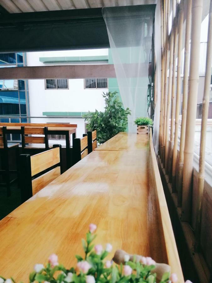 White House Hostel Bangkok Exterior photo