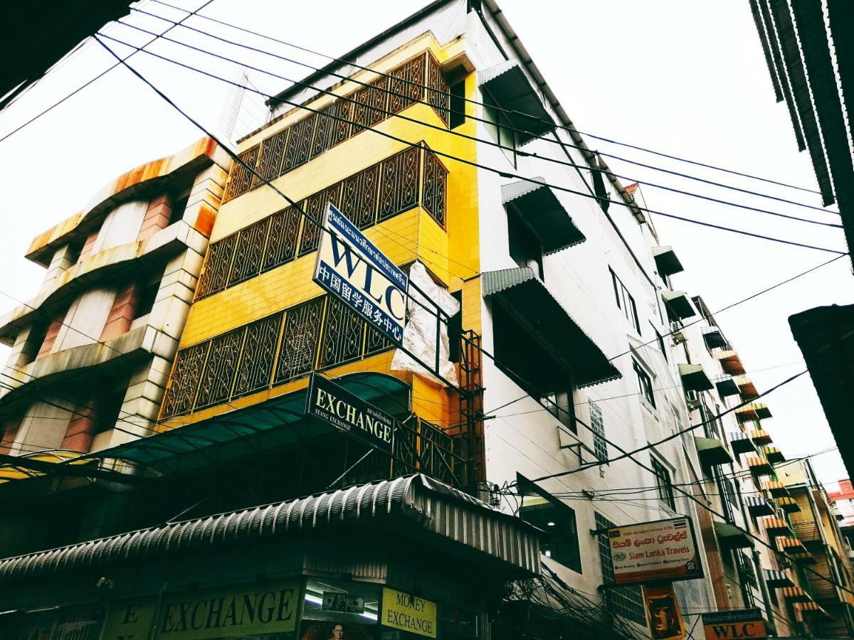 White House Hostel Bangkok Exterior photo