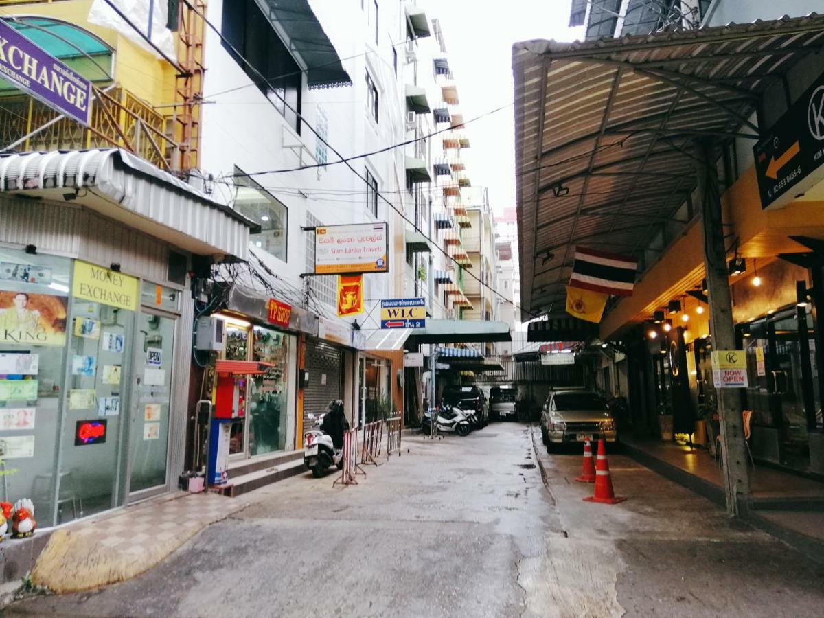 White House Hostel Bangkok Exterior photo