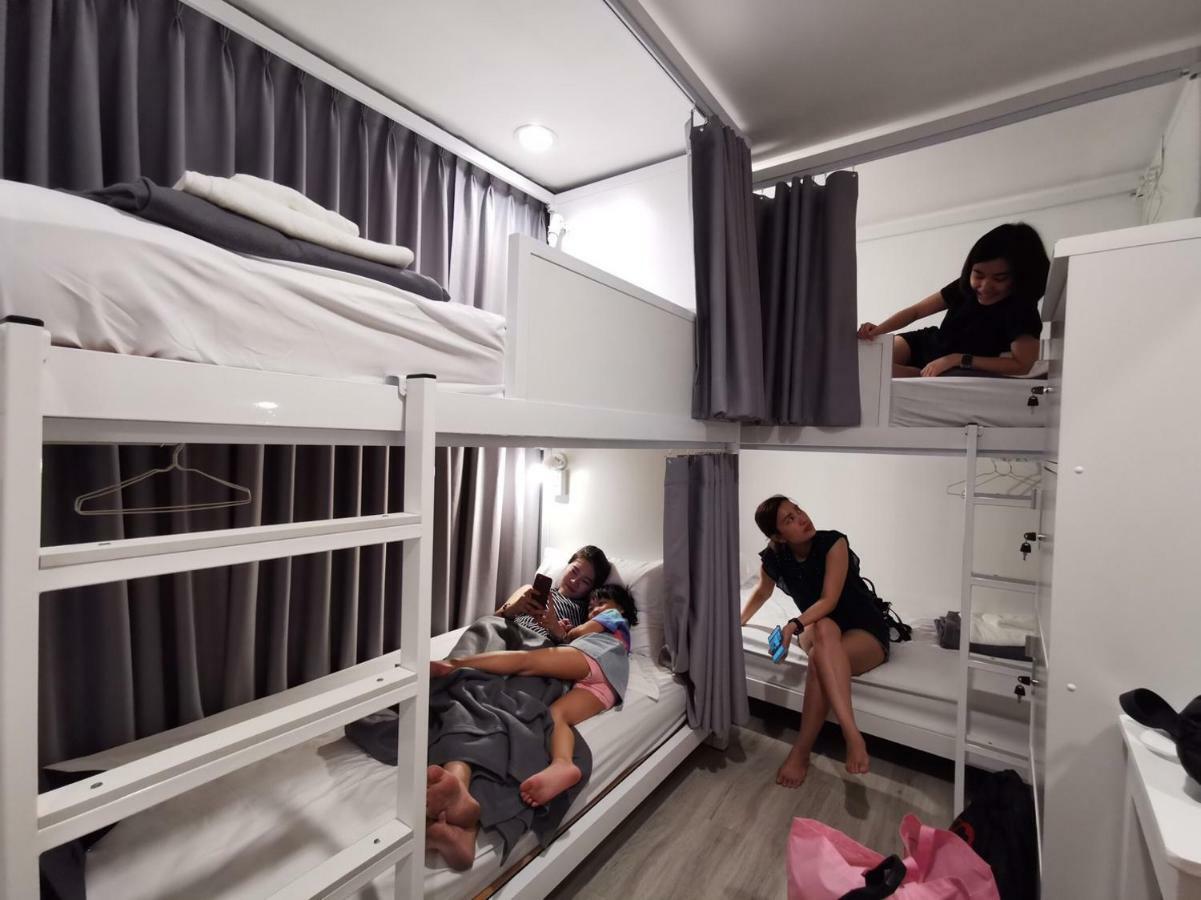 White House Hostel Bangkok Exterior photo